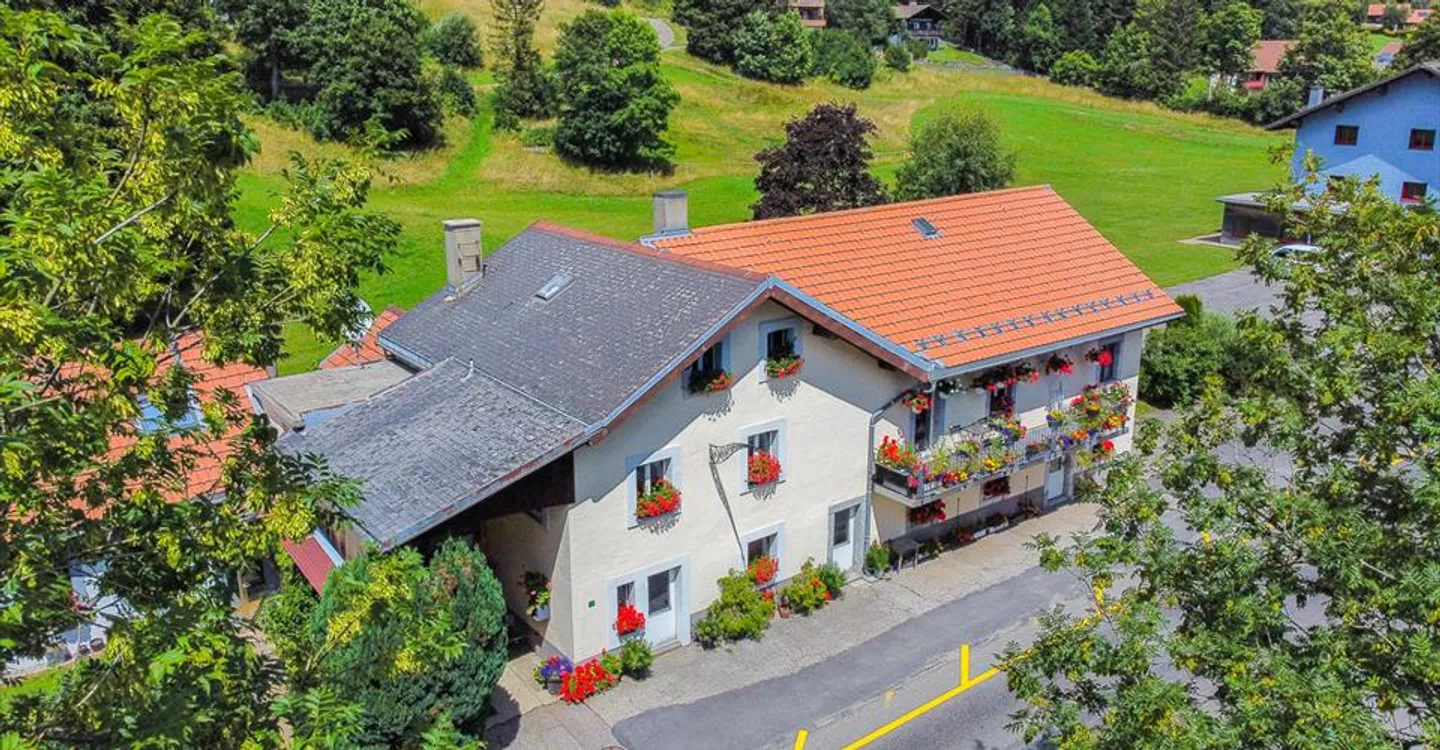 Casa unifamiliare con garage Spazi ampi e potenziale di espansione - Foto 1 di 10