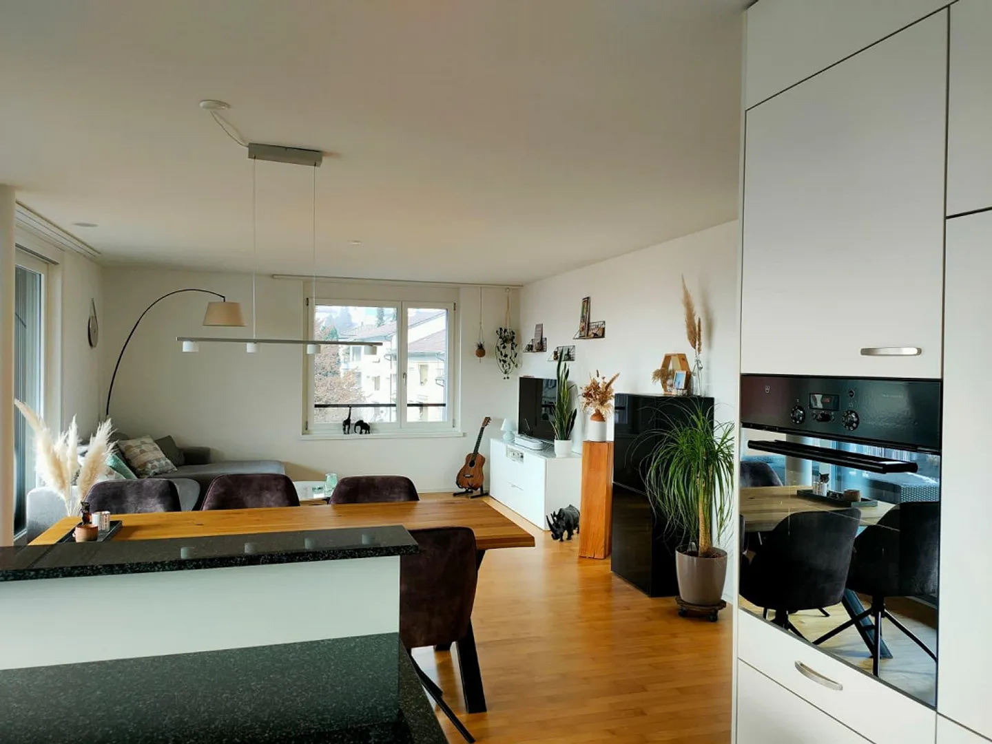 Appartement moderne lumineux de 3,5 pièces avec un haut niveau de finition - Photo 4 sur 12