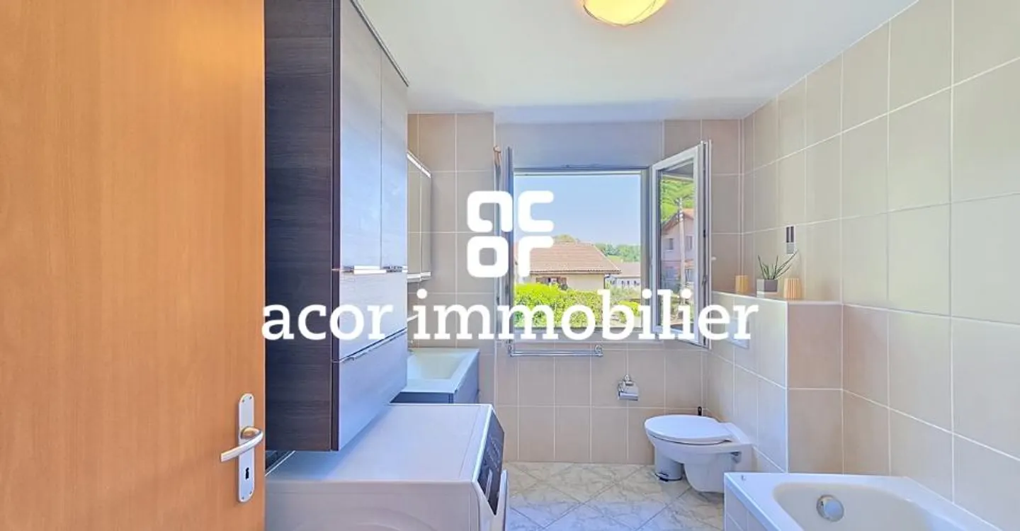 Spacious 4.5-Room Apartment - Photo 4 of 5