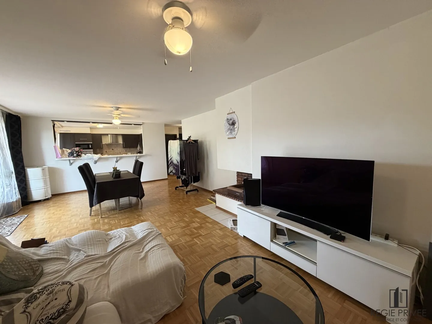 Charming Ground Floor Apartment - Photo 3 of 12