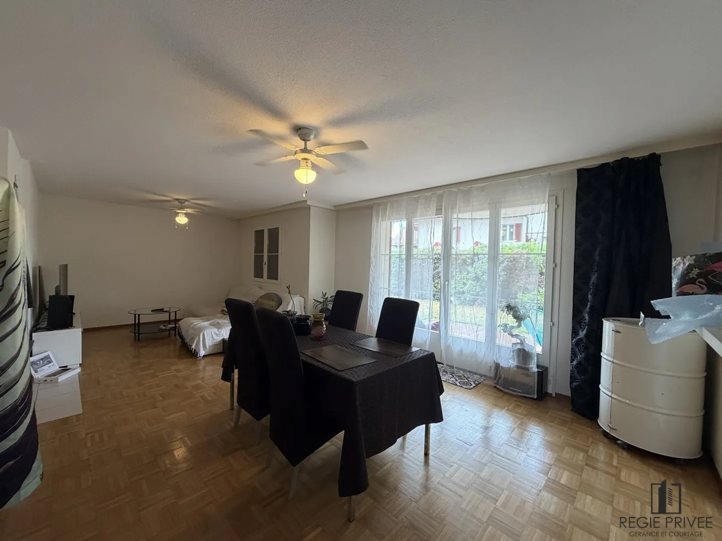 Charming Ground Floor Apartment - Photo 4 of 12