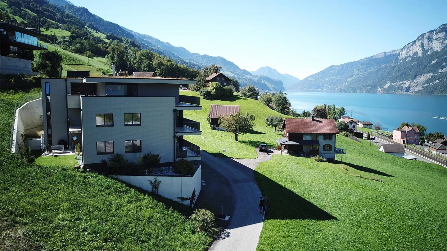 Appartement de rêve spacieux de 3,5 pièces avec vue sur le lac et la montagne - Photo 2 sur 14