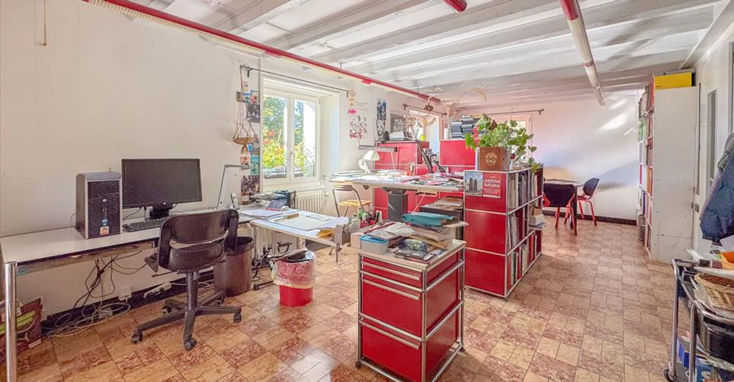 Casa unifamiliare con garage Spazi ampi e potenziale di espansione - Foto 9 di 10
