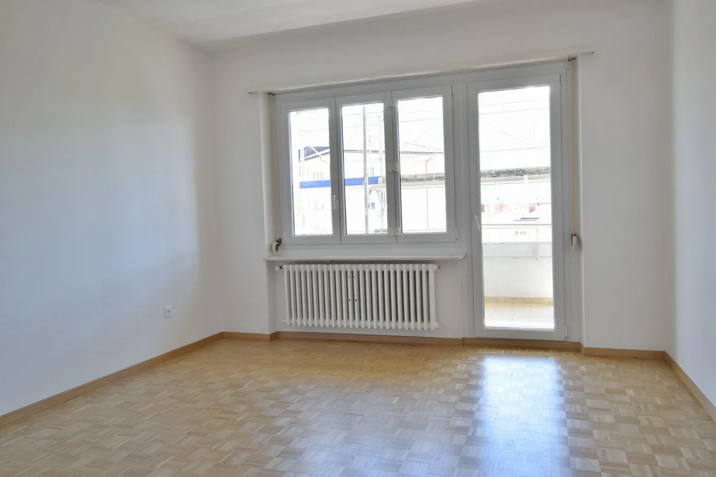 Zu vermieten 3.5 Zimmer teilweise renoviert - Foto 2 von 6