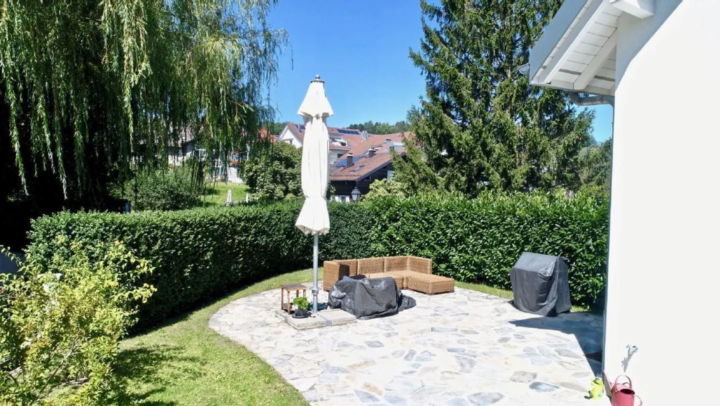 Schönes Reihenhaus mit 5,5 Zimmern - Foto 3 von 10