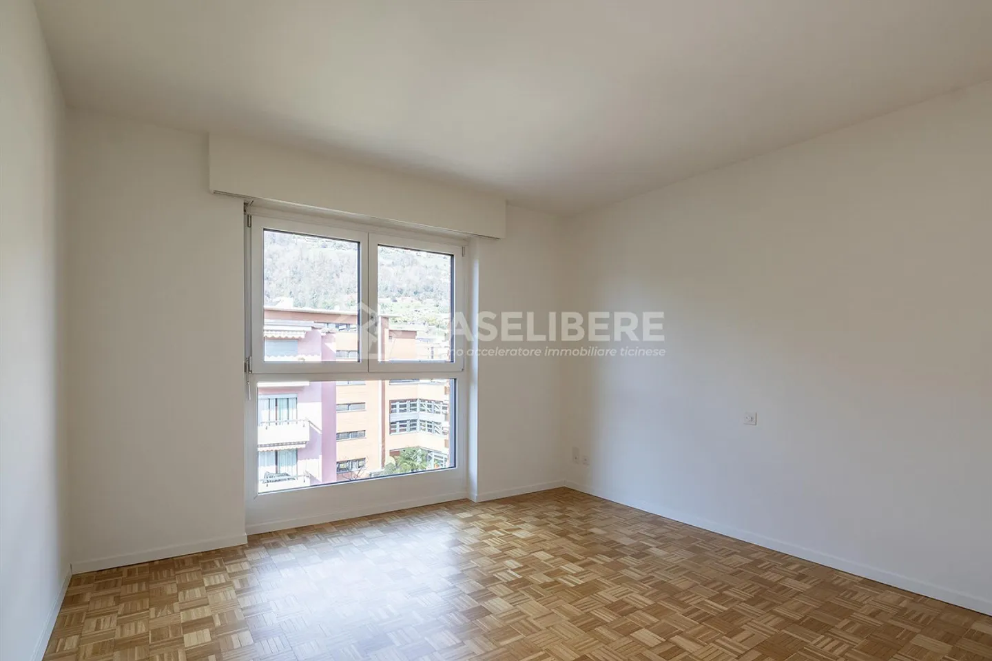 HELL 4.5 RENOVIERT IN AGNO - Foto 9 von 13