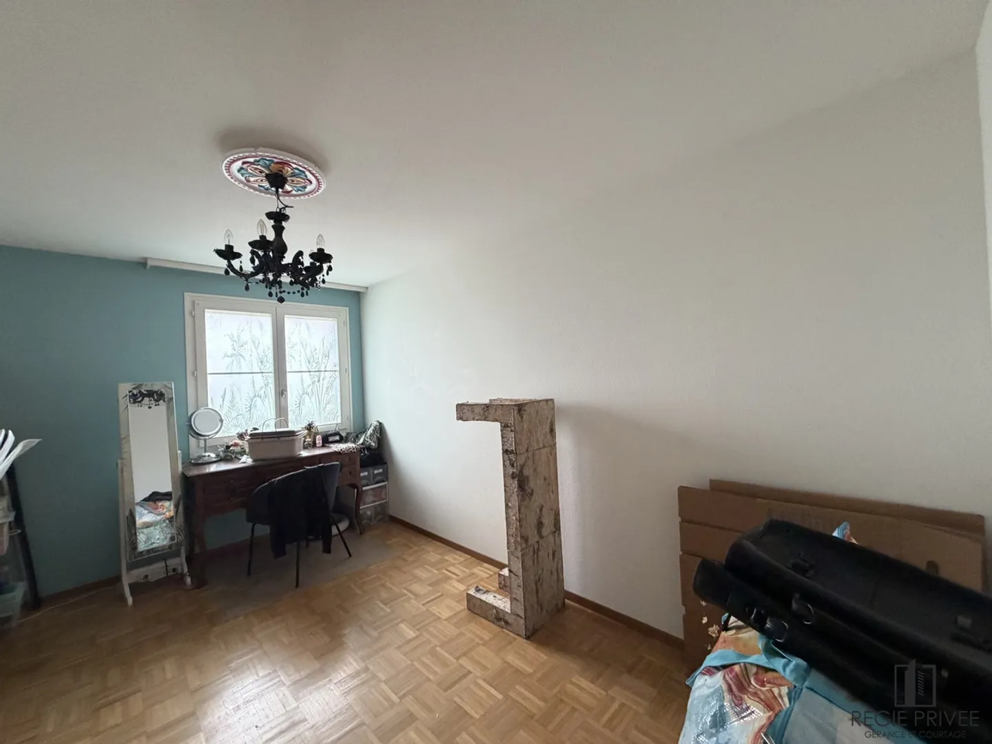 Charming Ground Floor Apartment - Photo 9 of 12