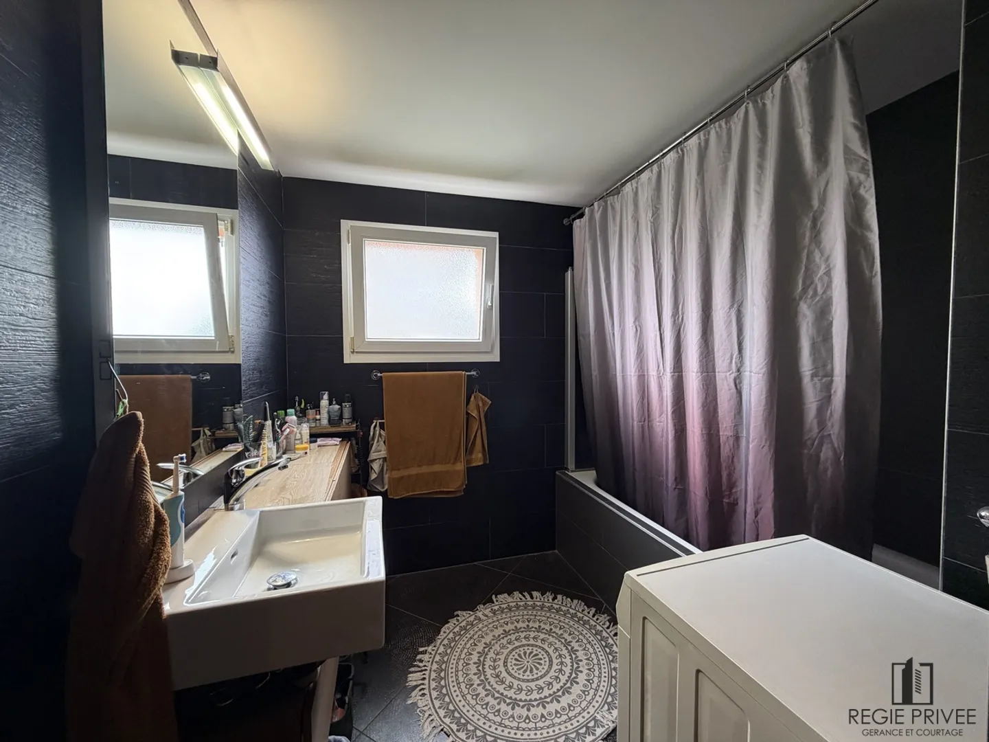 Charming Ground Floor Apartment - Photo 11 of 12