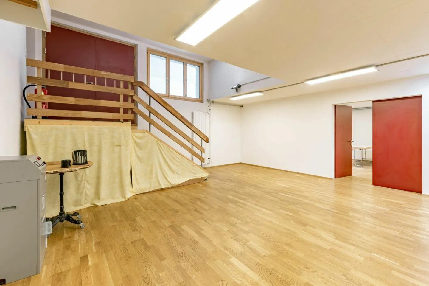 Atelier sous-sol spacieux avec lumière du jour - Photo 3 sur 6