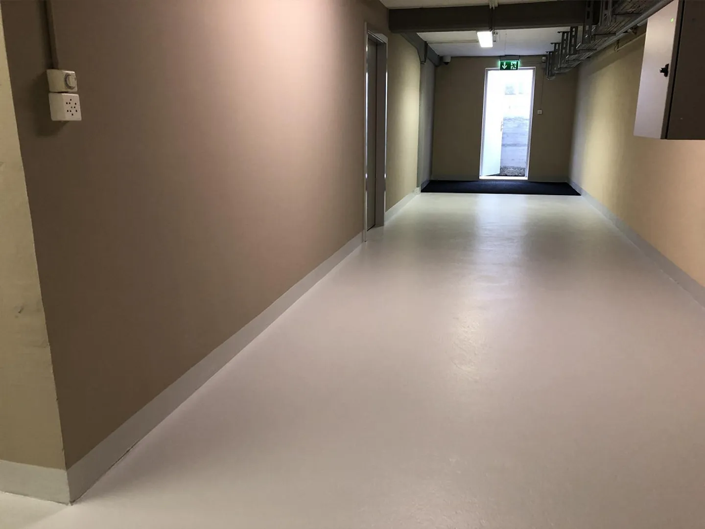 Stanza di stoccaggio/archivio nel seminterrato - Foto 2 di 3