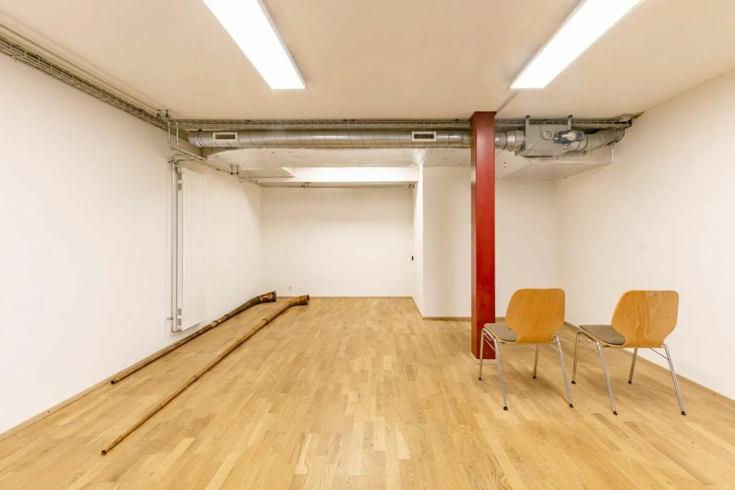 Atelier sous-sol spacieux avec lumière du jour - Photo 4 sur 6