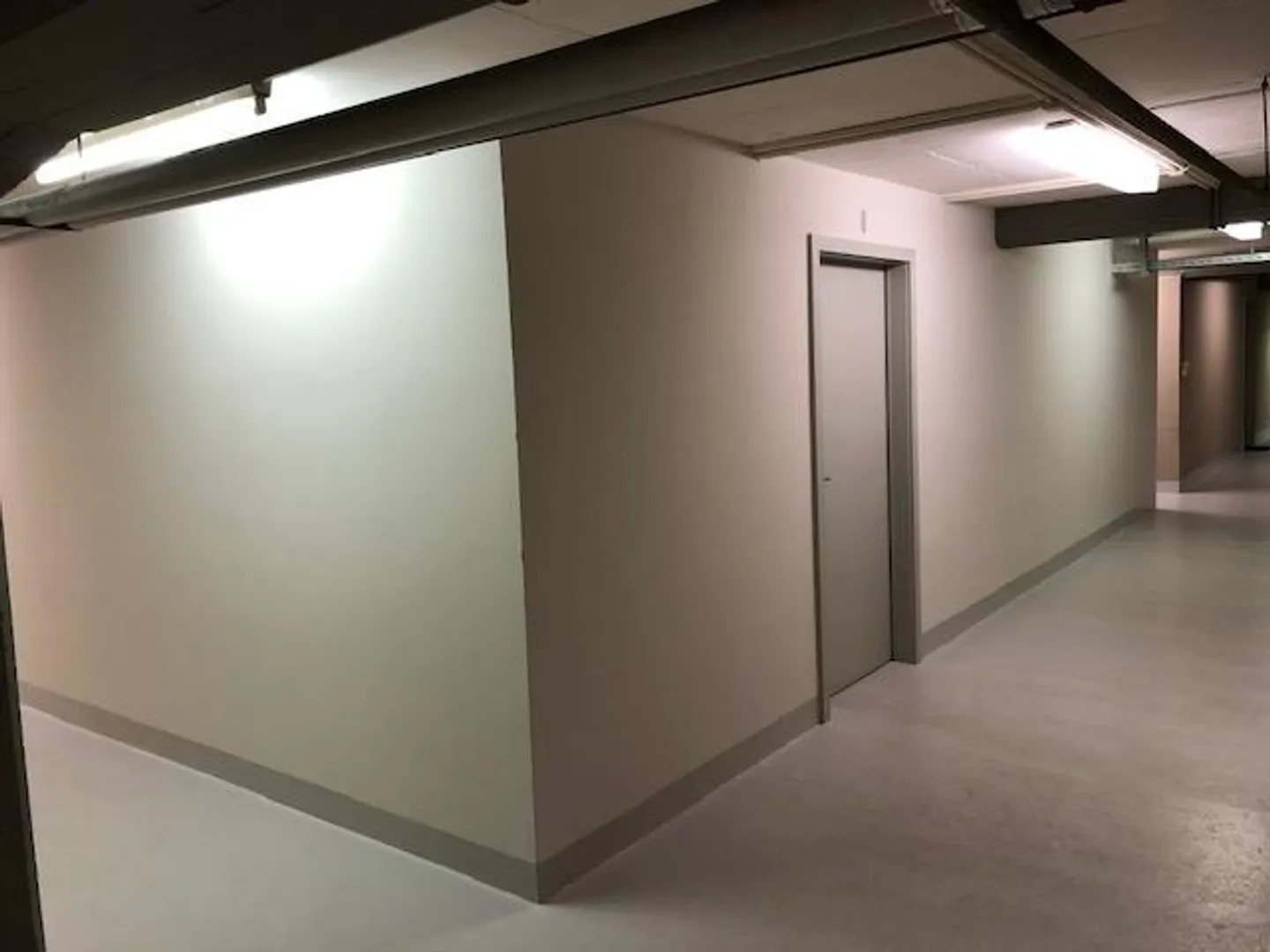 Stanza di stoccaggio/archivio nel seminterrato - Foto 3 di 3