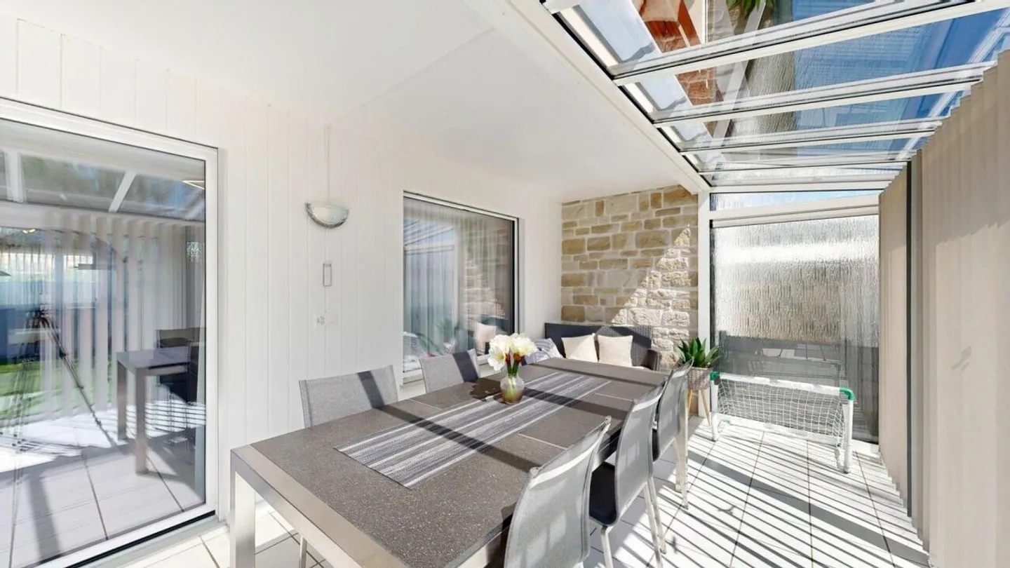 Affascinante Casa Familiare con Giardino - Foto 2 di 20