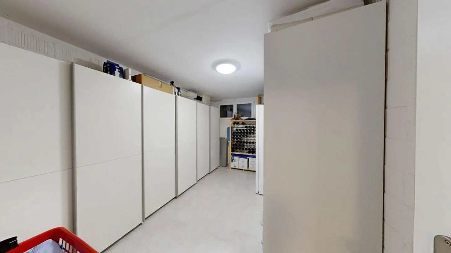 Affascinante Casa Familiare con Giardino - Foto 15 di 20