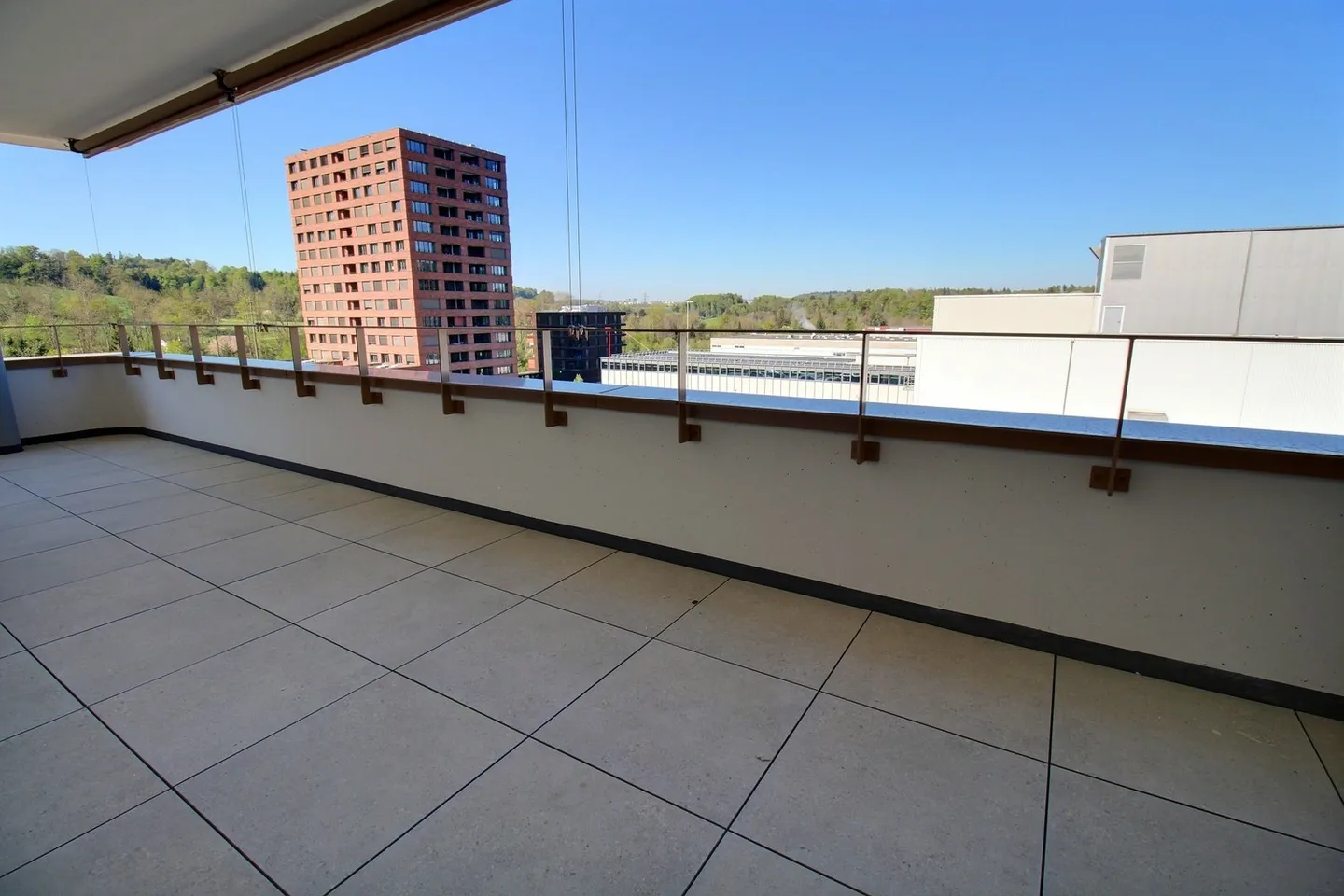 New high-end apartment 5.5 rooms - Photo 3 of 13