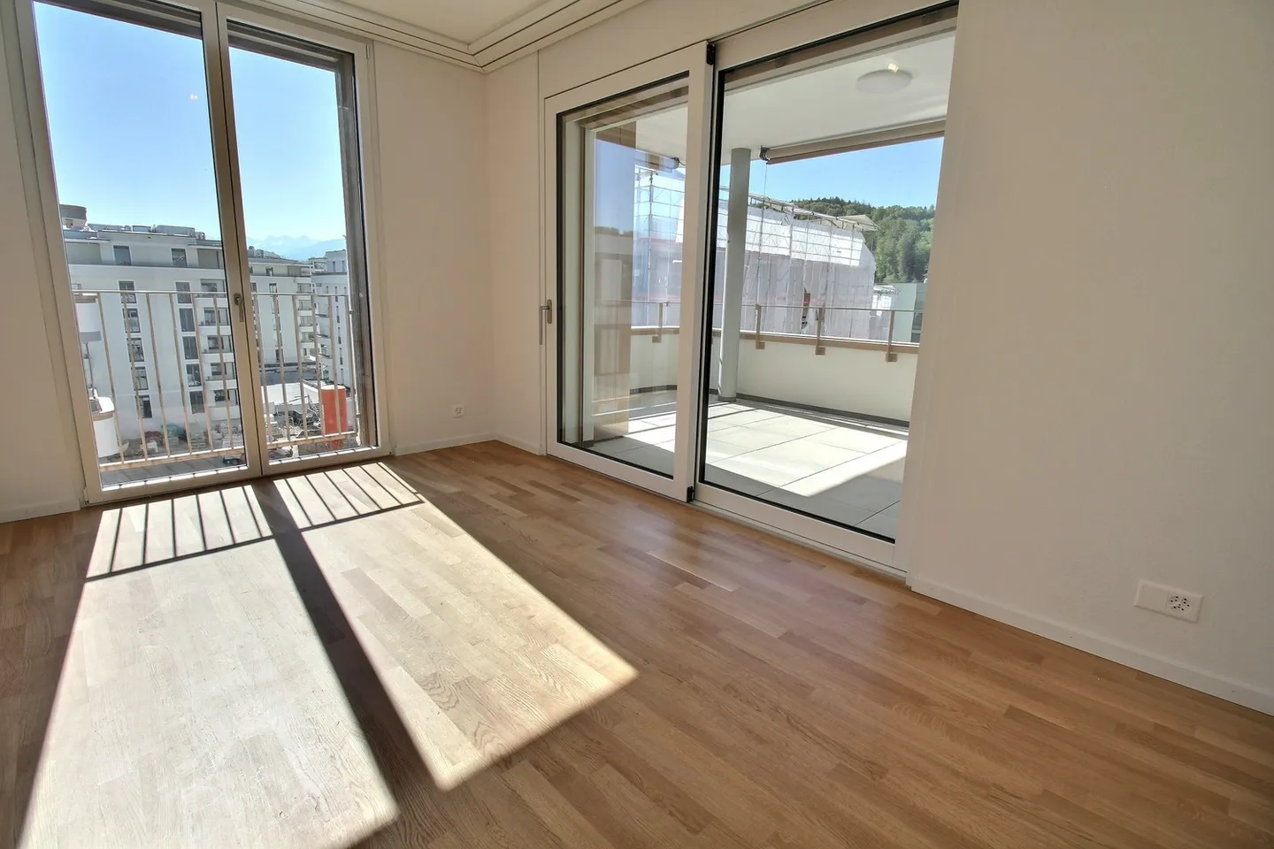 New high-end apartment 5.5 rooms - Photo 4 of 13