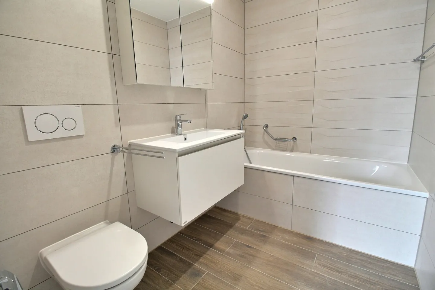 New high-end apartment 5.5 rooms - Photo 10 of 13
