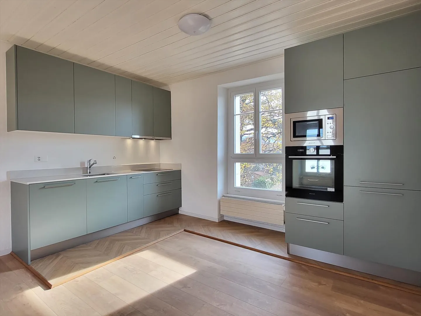 Hervorragende, komplett renovierte Wohnung - Foto 2 von 11