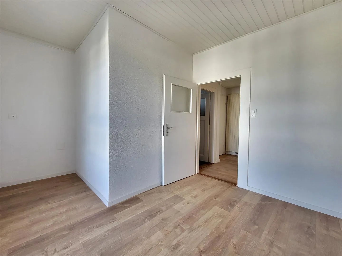 Hervorragende, komplett renovierte Wohnung - Foto 8 von 11