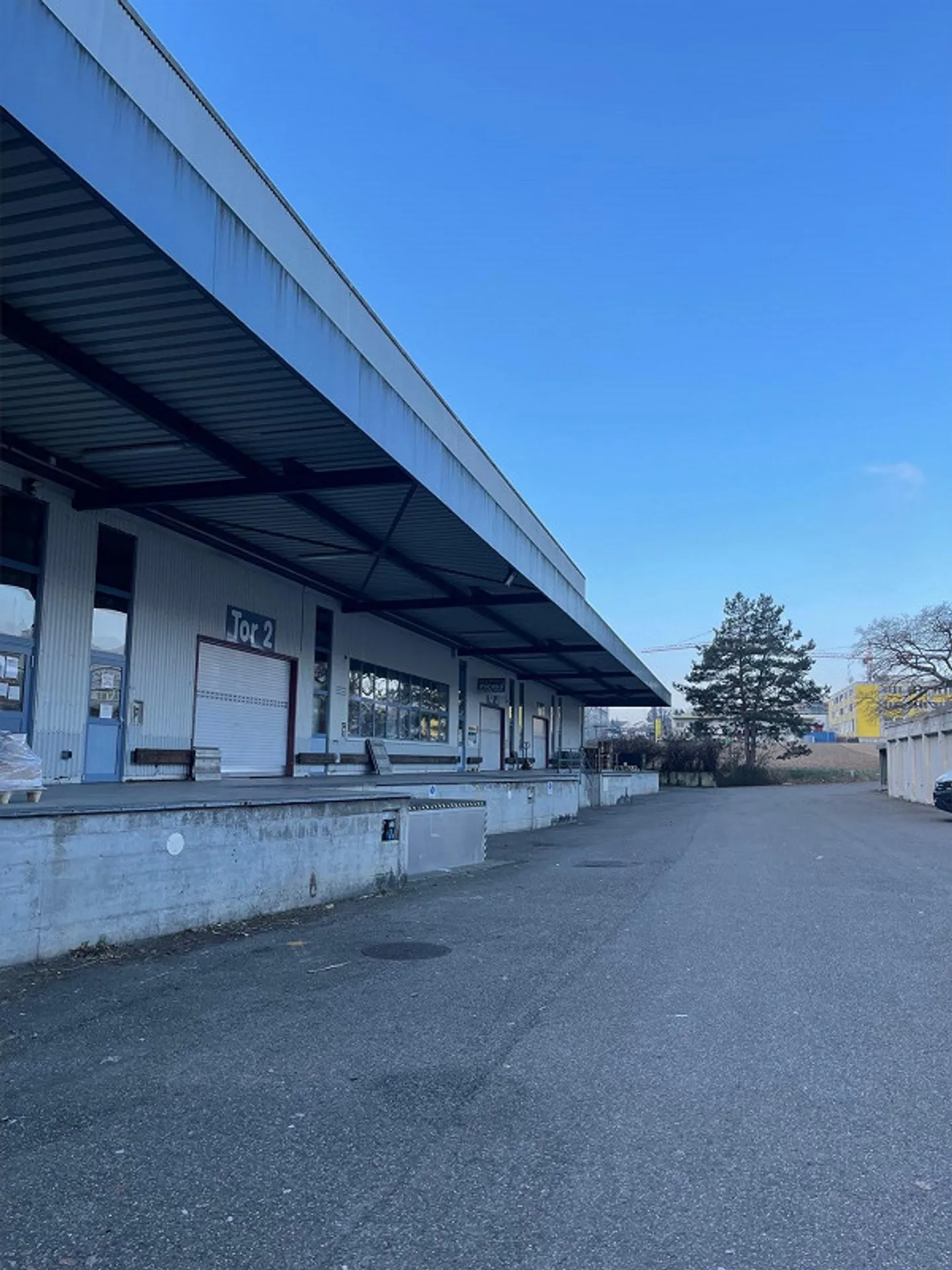 Spazi di stoccaggio e ufficio versatili a Otelfingen – La tua nuova sede! - Foto 1 di 7