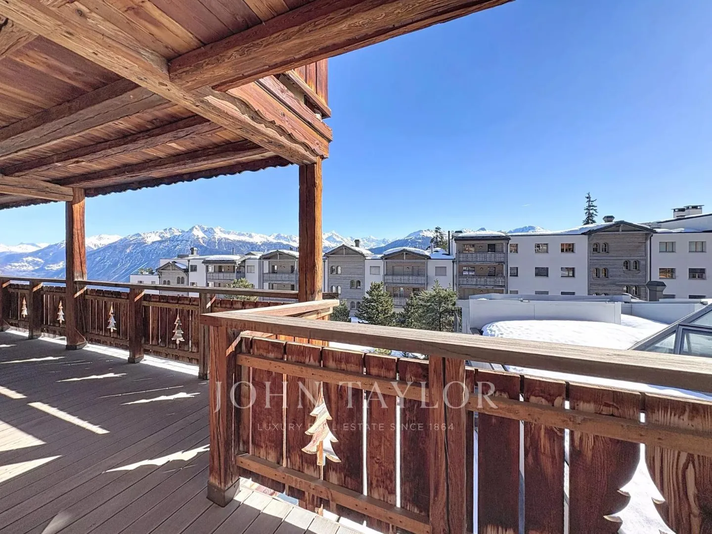 Apartment 4 Rooms 1/2 SOUTH-WEST in the center of Montana Station - Large balcony, view, garage - Photo 2 of 7