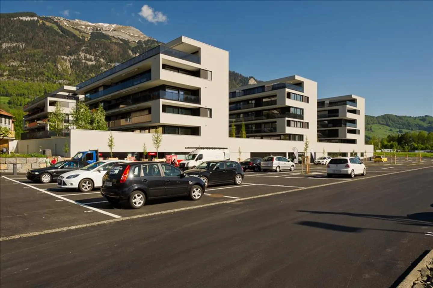 Vous cherchez une place de parking dans un emplacement optimal ? - Photo 1 sur 1
