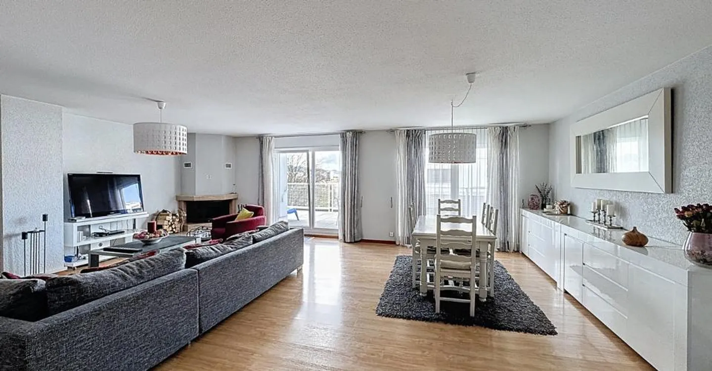 Penthouse spacieux avec terrasses - Photo 4 sur 13