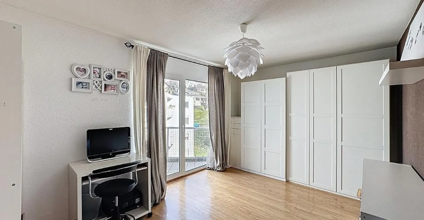 Penthouse spacieux avec terrasses - Photo 9 sur 13