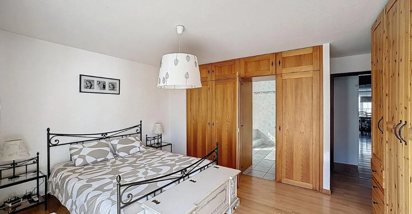 Penthouse spacieux avec terrasses - Photo 11 sur 13