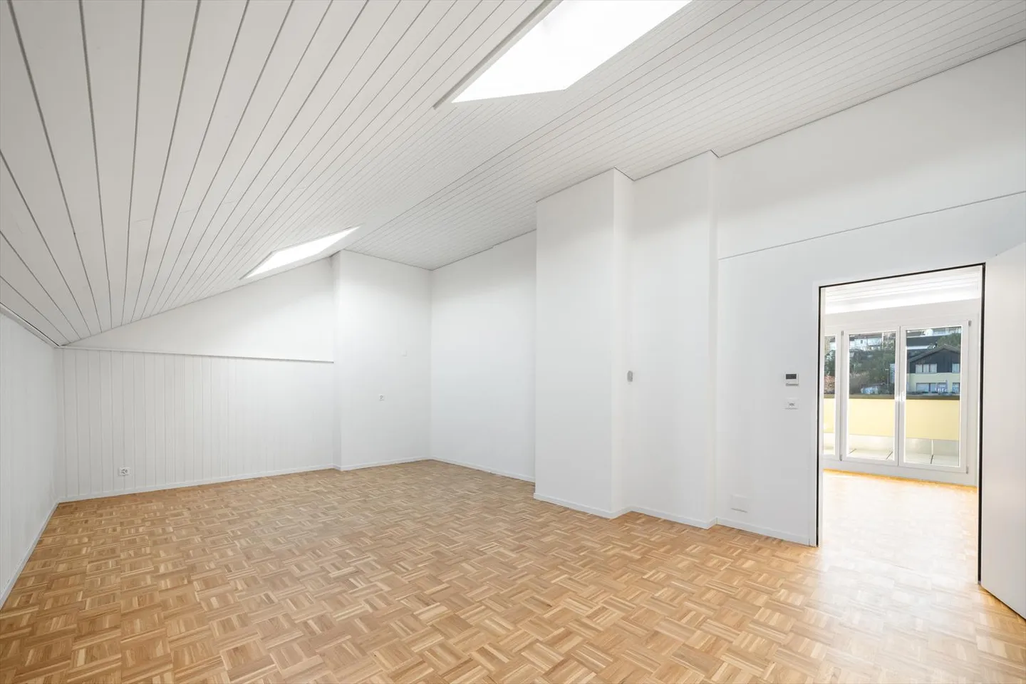 Platz für die ganze Familie – frisch sanierte 5.5 Zimmer-Dachwohnung - Foto 5 von 11