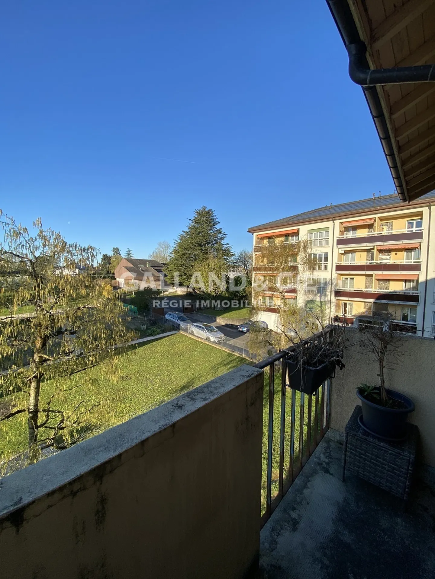 3-room apartment with balcony - Photo 3 of 4