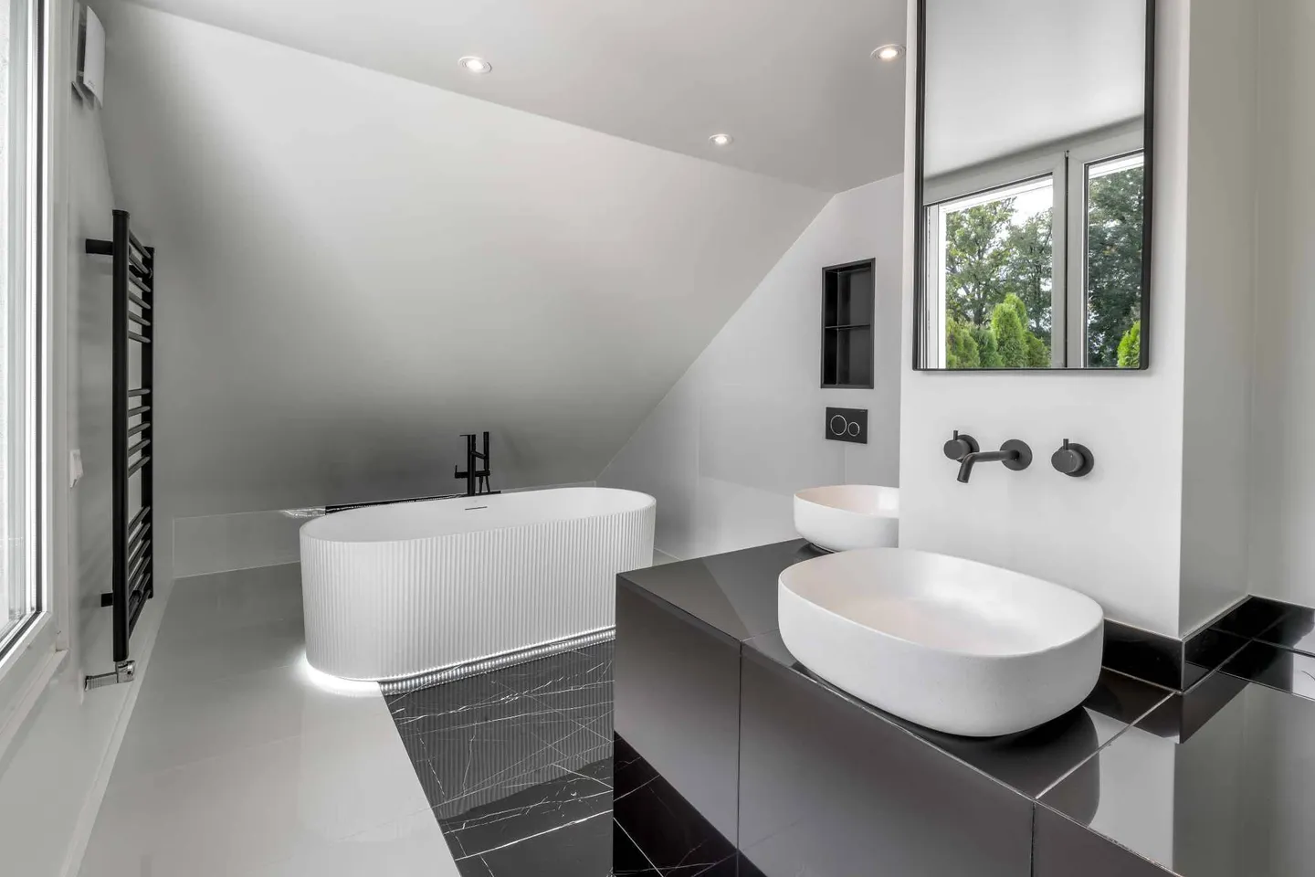 Duplex di Lusso con Vista sul Parco - Foto 12 di 13