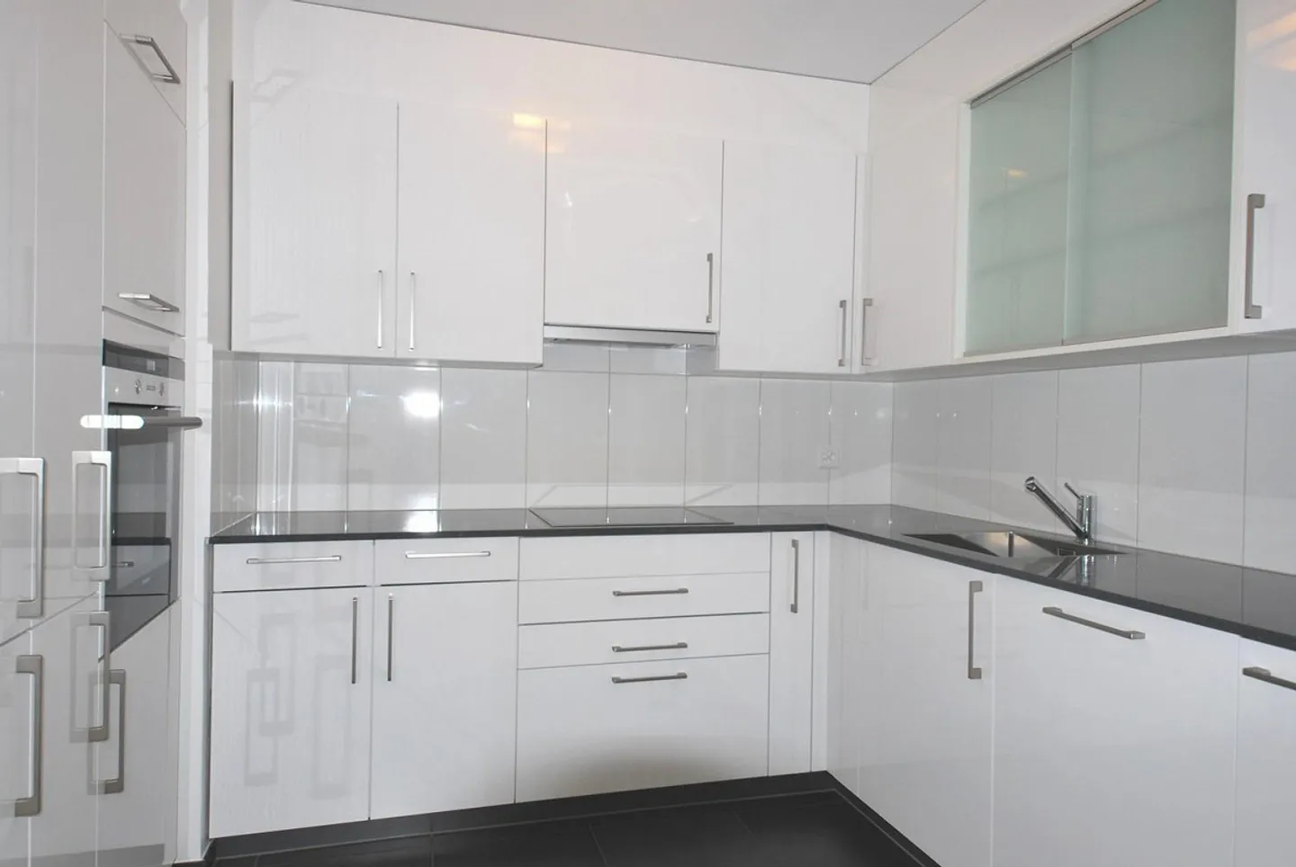Bright apartment in a central location - Photo 2 of 4