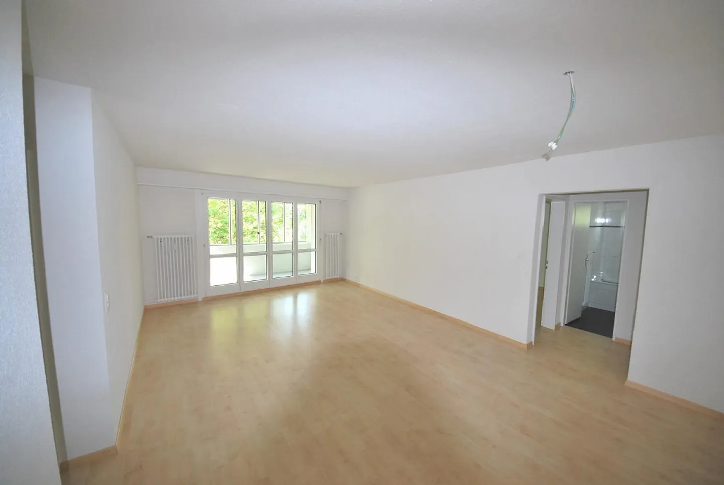 Bright apartment in a central location - Photo 3 of 4