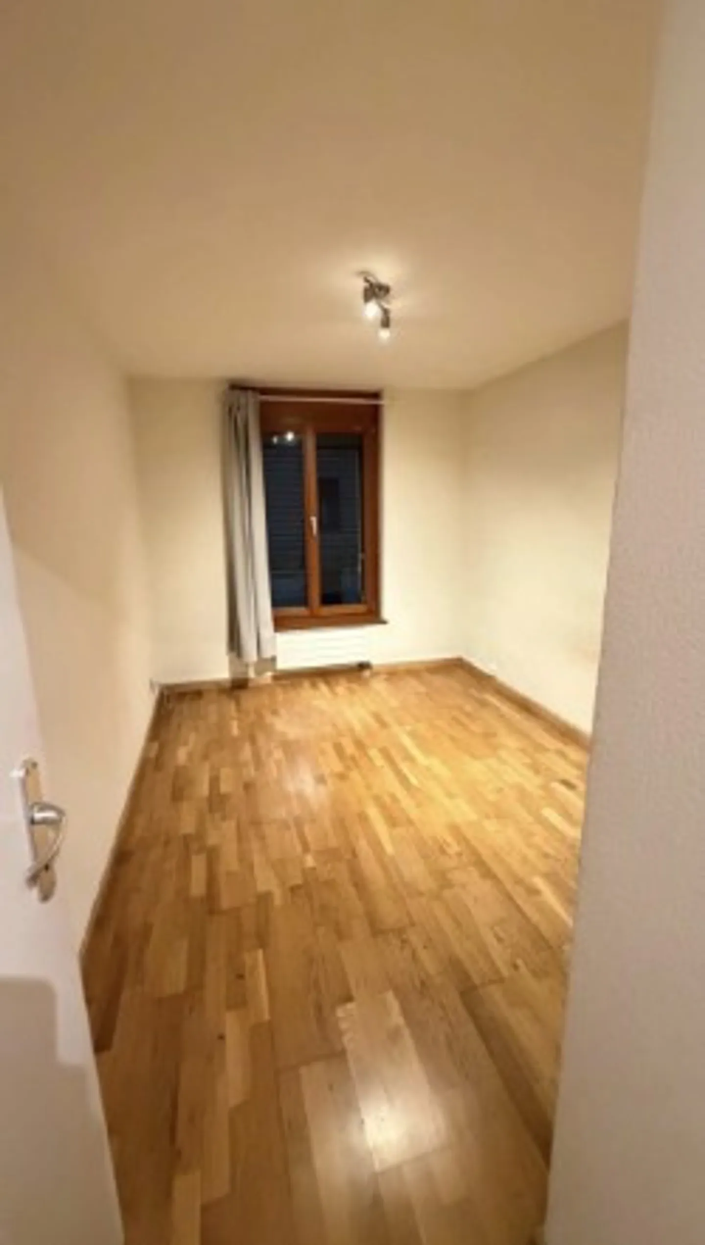 Wir bieten Ihnen eine 4-Zimmer-Wohnung in Pâquis an - Foto 1 von 3