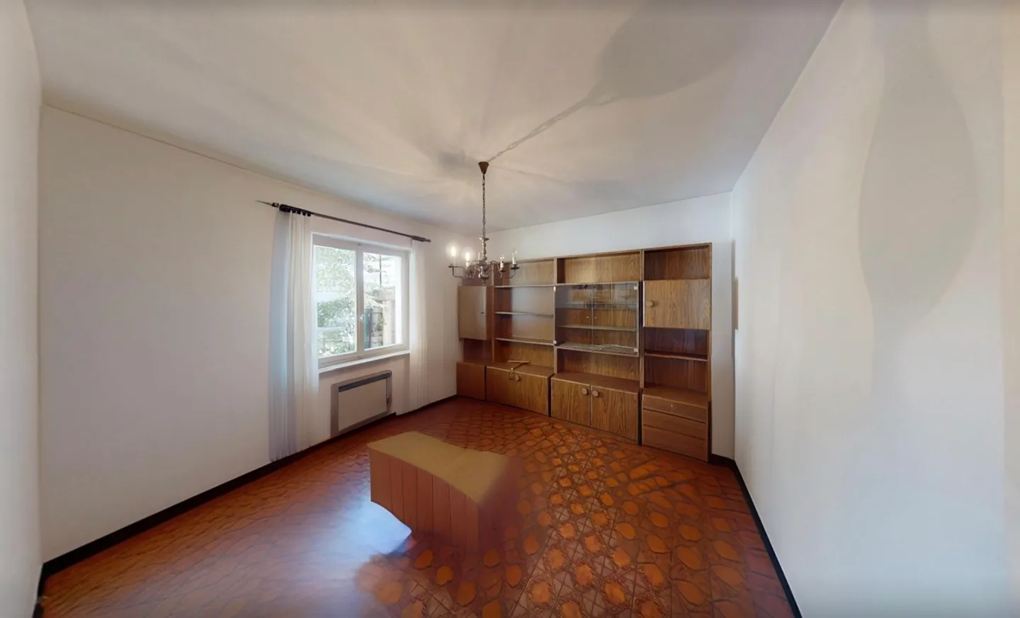 Central Multi-Family House in Minusio with Lake View and Expansion Potential - Photo 13 of 15