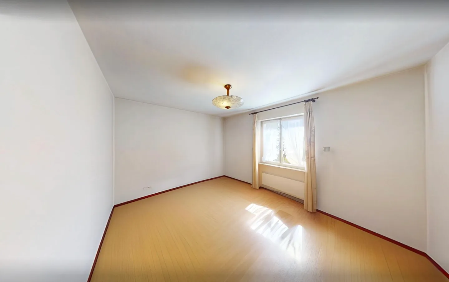 Central Multi-Family House in Minusio with Lake View and Expansion Potential - Photo 6 of 15