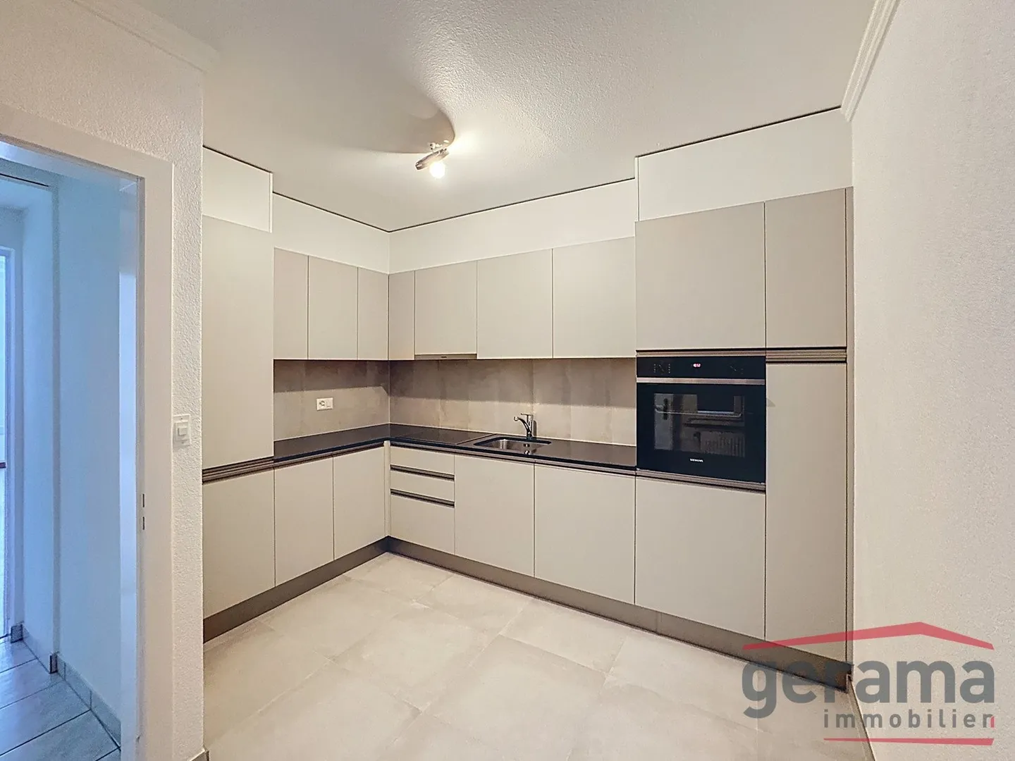 4.5 rénové au 1er étage à Romont - Foto 1 von 7