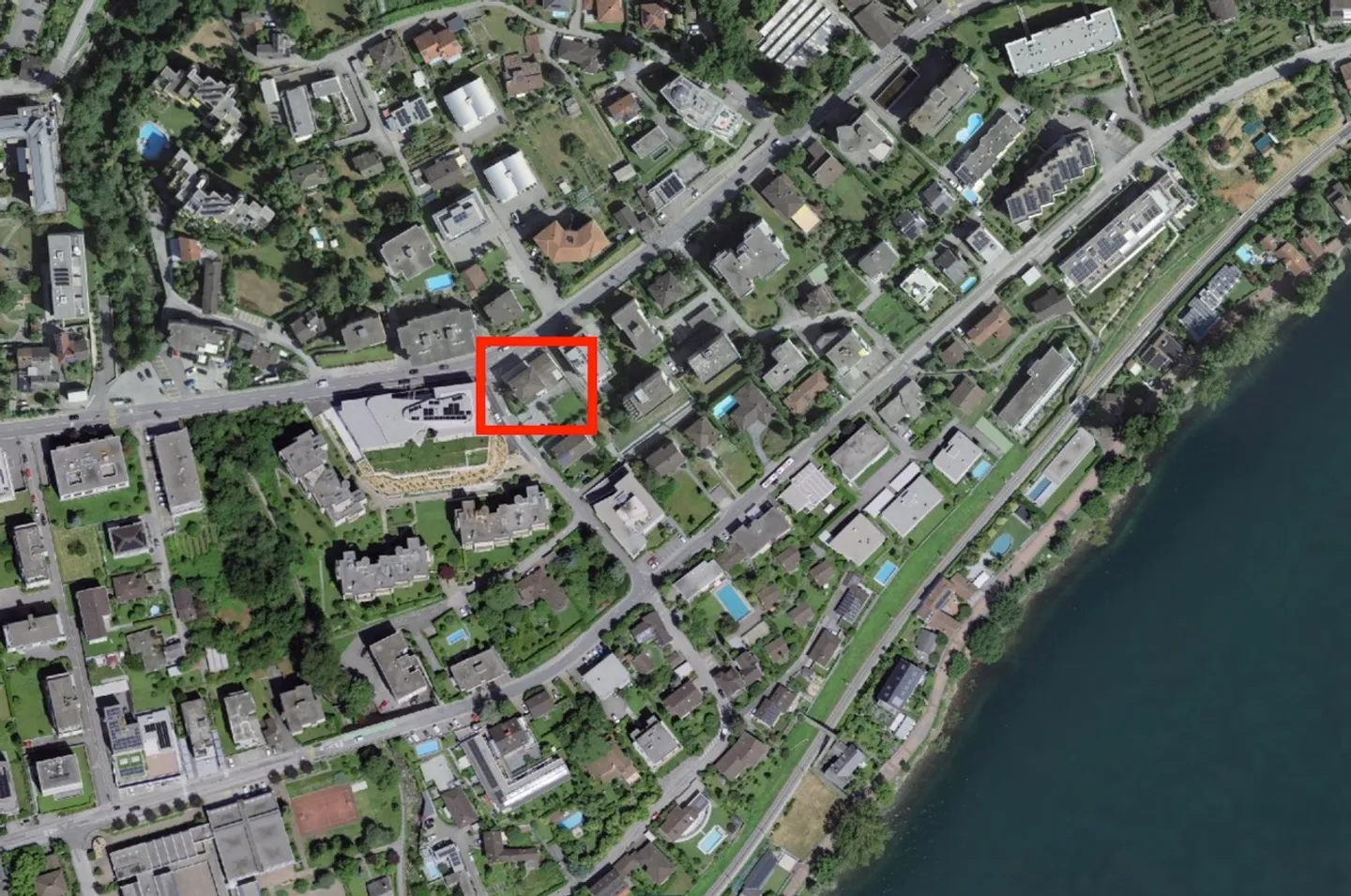 Central Multi-Family House in Minusio with Lake View and Expansion Potential - Photo 15 of 15
