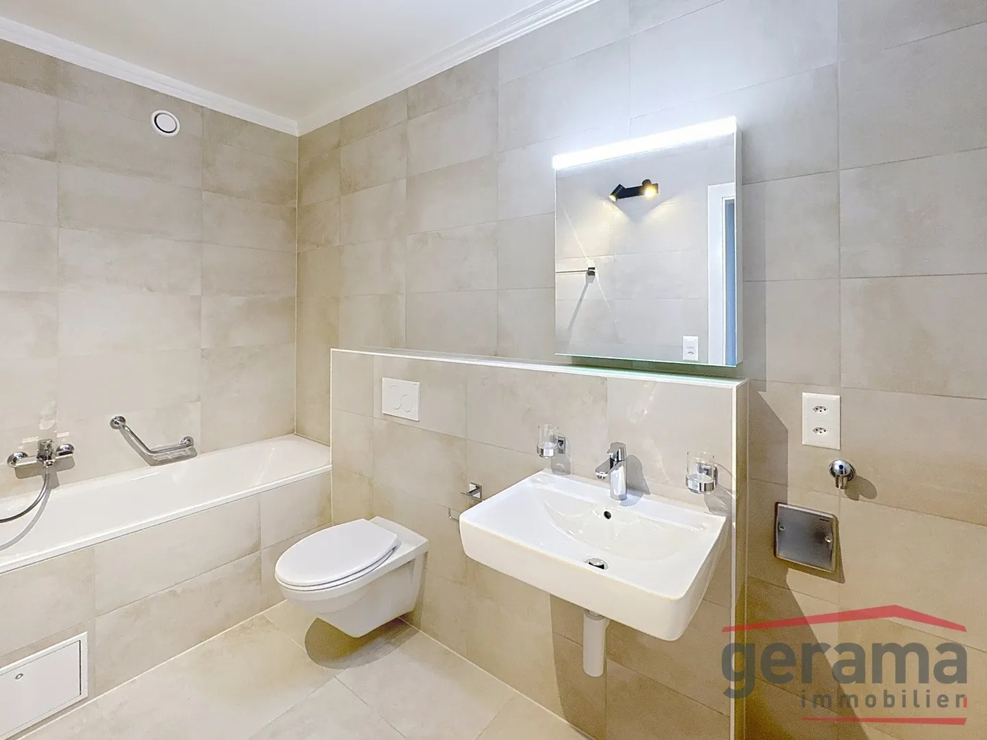 4.5 rénové au 1er étage à Romont - Foto 2 von 7