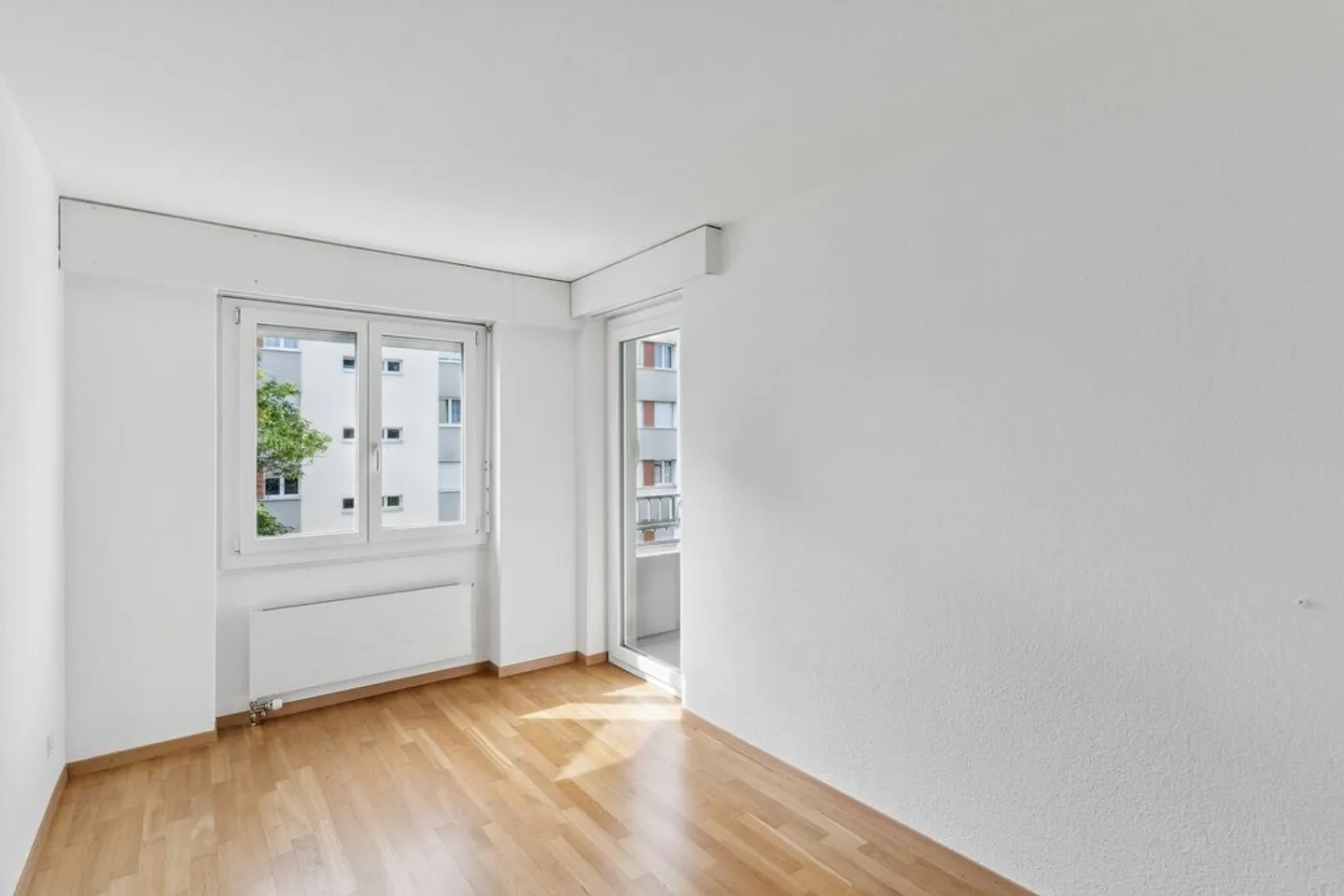 Helle 4.5-Zimmer-Wohnung mit Balkon - Foto 7 von 11