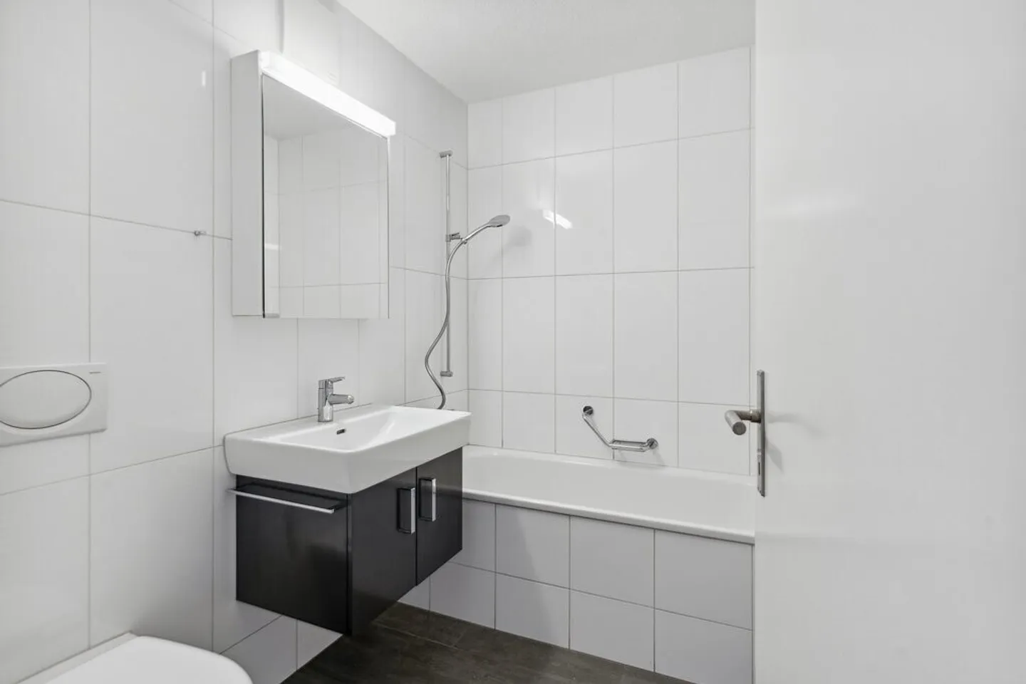 Helle 4.5-Zimmer-Wohnung mit Balkon - Foto 9 von 11