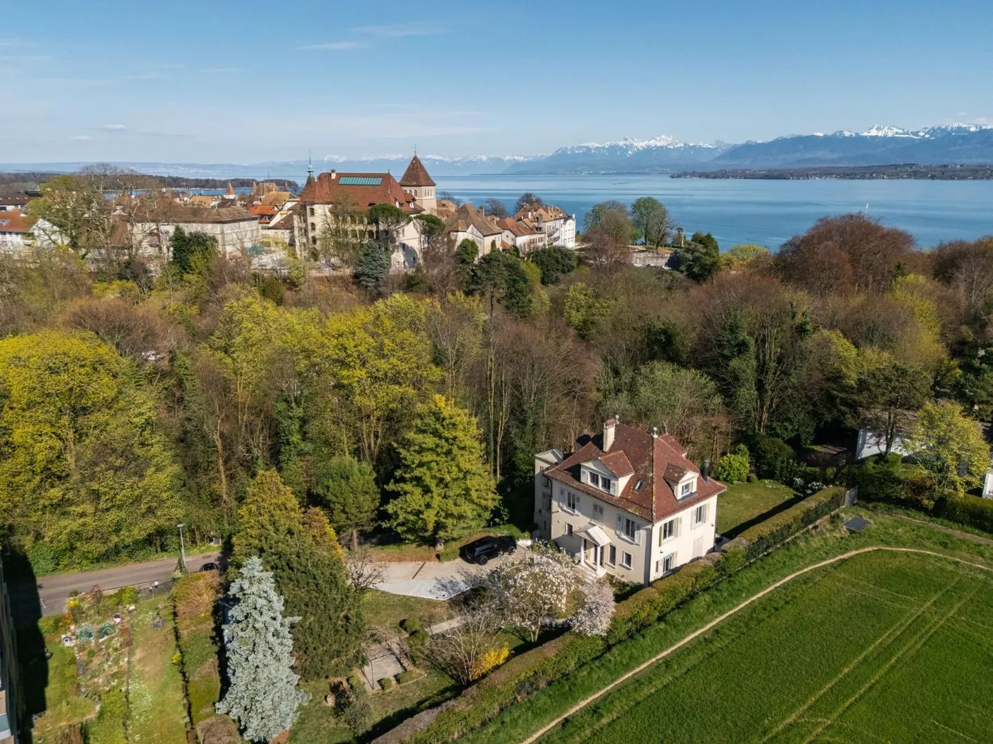 Elegant Villa Near Lake Nyon - Photo 1 of 13