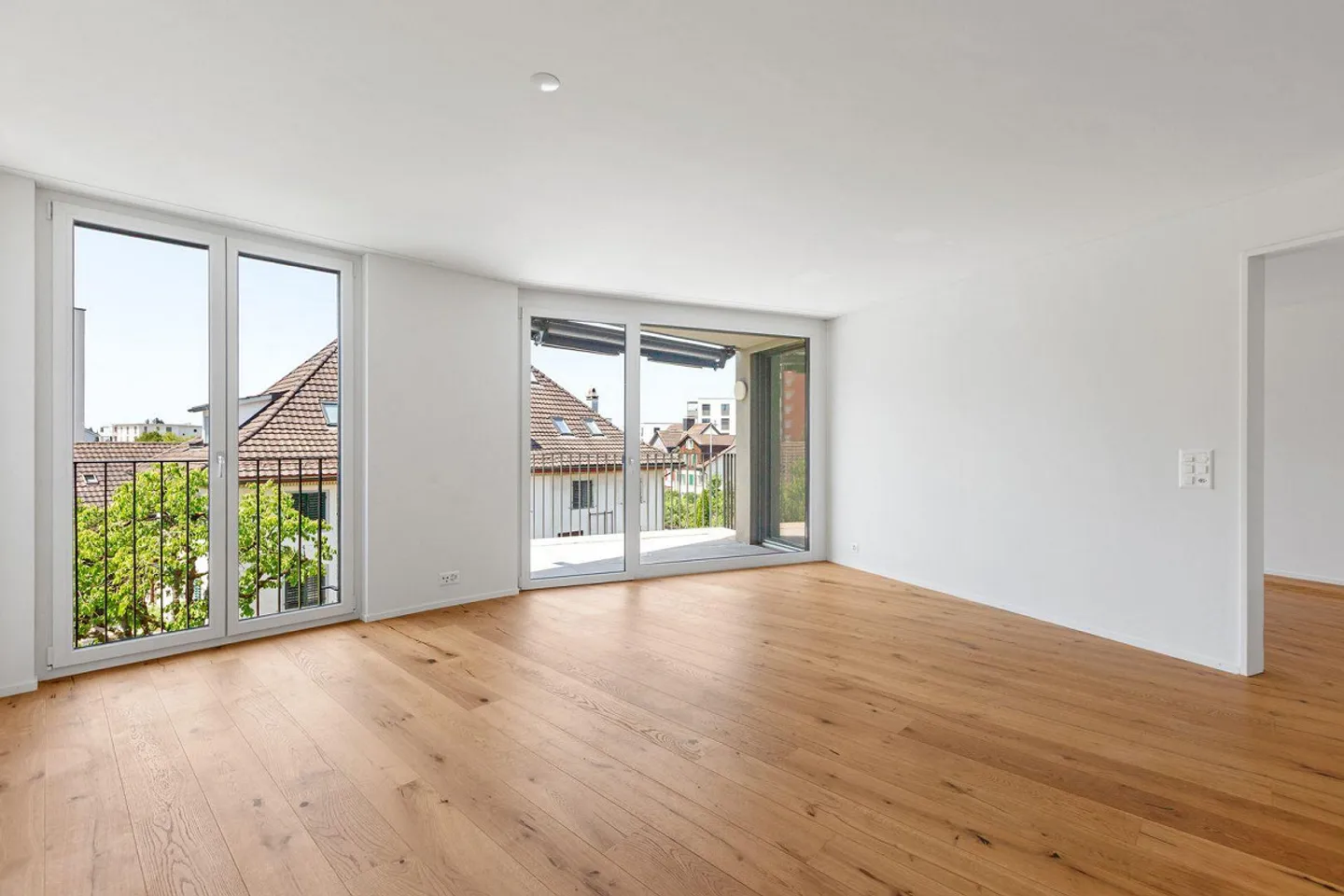 Appartamento come nuovo, 2° piano, 2 balconi a ovest lontano dalla strada principale! - Foto 3 di 7