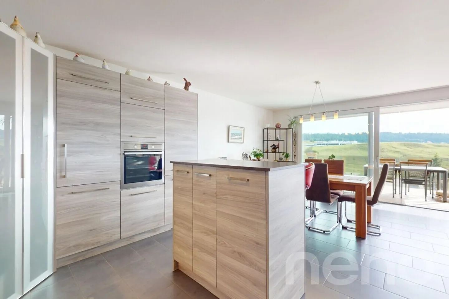 Magnifico appartamento di 4,5 stanze con grande terrazza e vista panoramica! - Foto 7 di 12