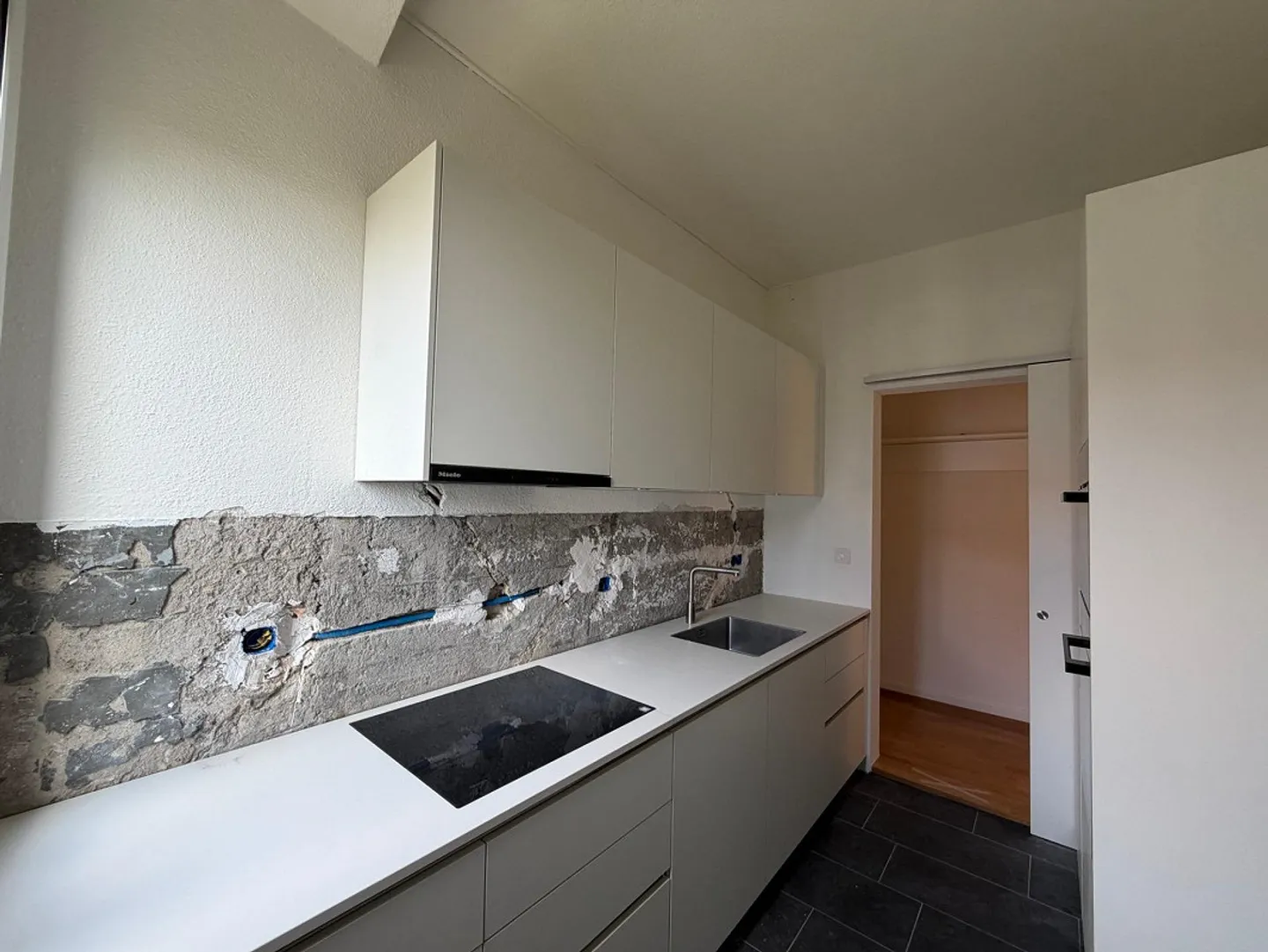 Unique 3-room apartment for rent in a central location - Photo 3 of 8