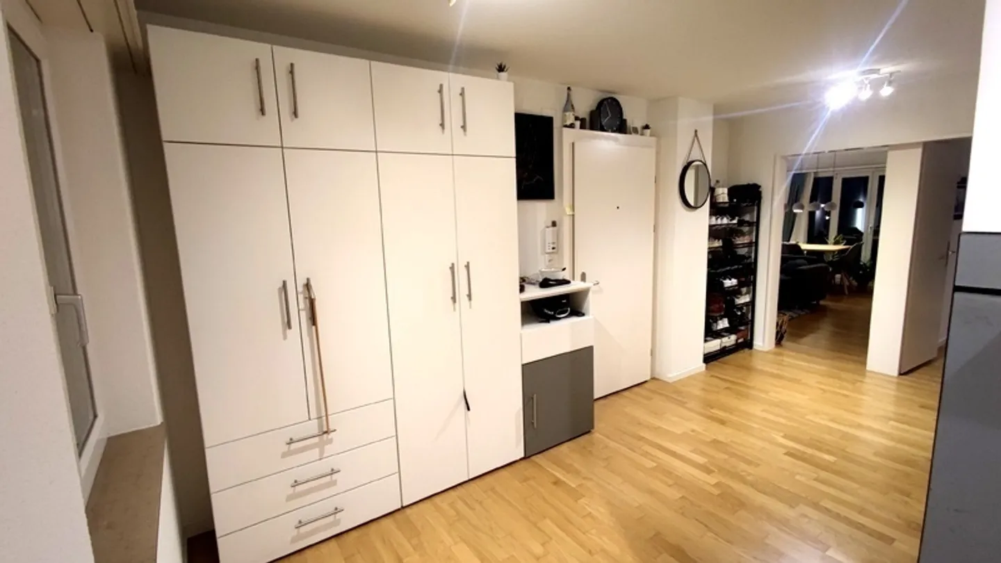 APPARTEMENT 2½ PIÈCES À DÜBENDORF (ZH), MEUBLÉ, TEMPORAIRE - Photo 7 sur 9