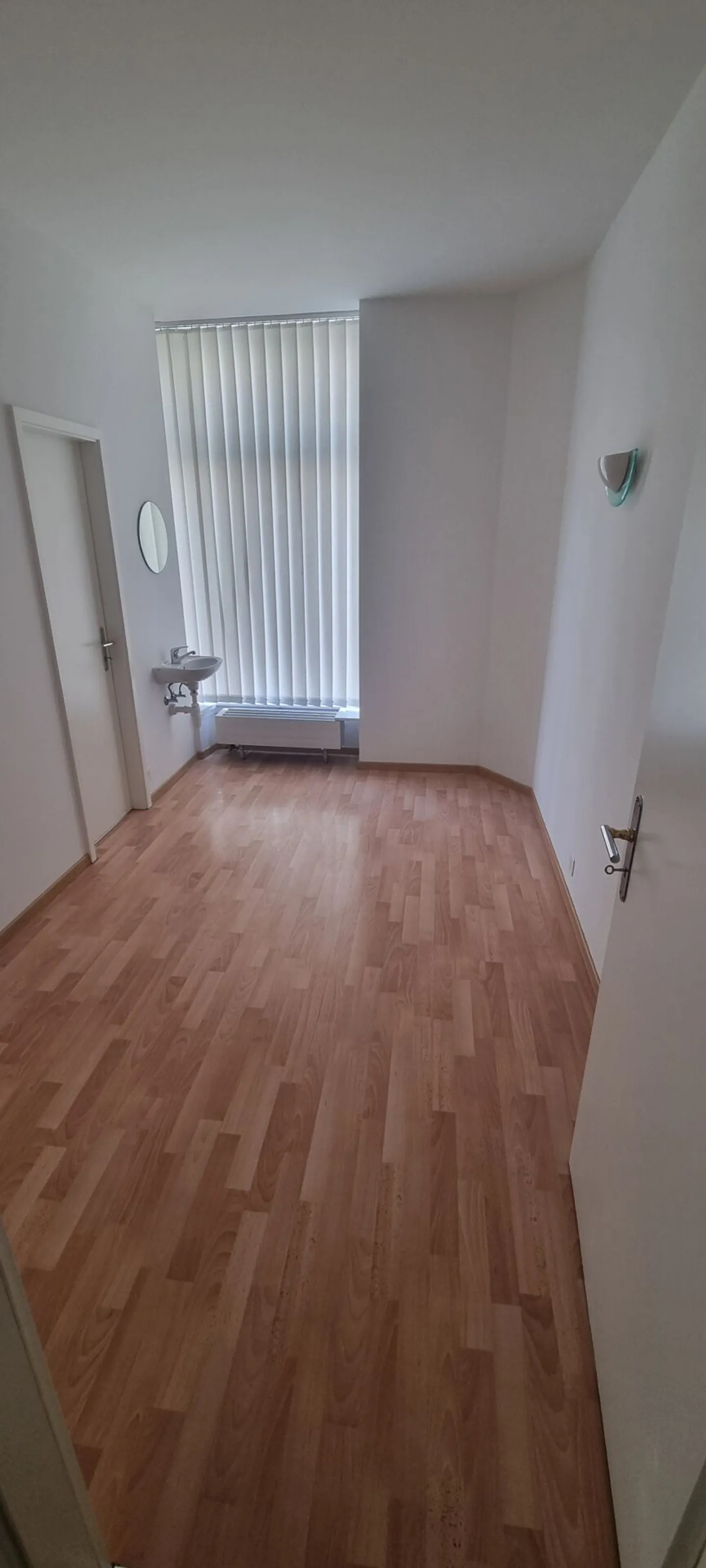 Eigerplatz - Espace commercial lumineux et spacieux avec 8 chambres à louer ! - Photo 6 sur 12