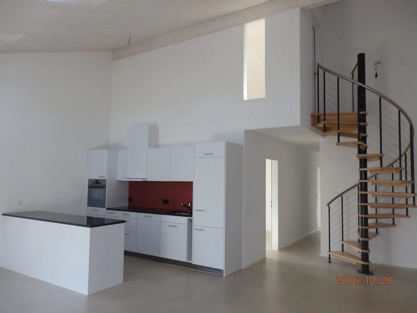 Spacious 4.5-Room Duplex Apartment - Photo 2 of 11