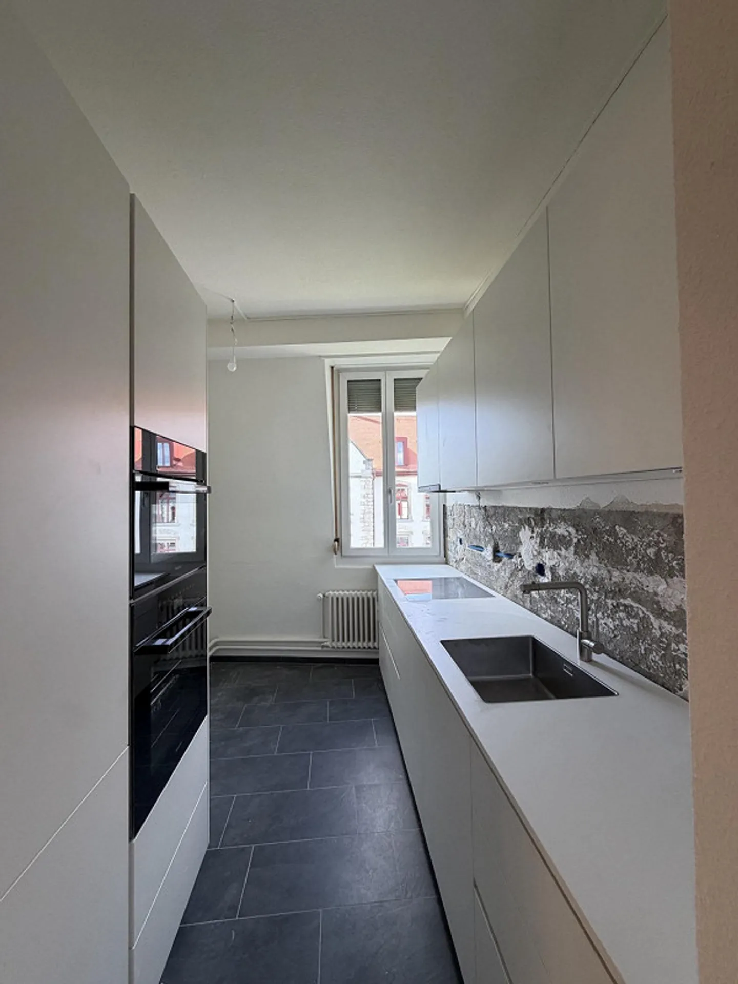 Unique 3-room apartment for rent in a central location - Photo 2 of 8